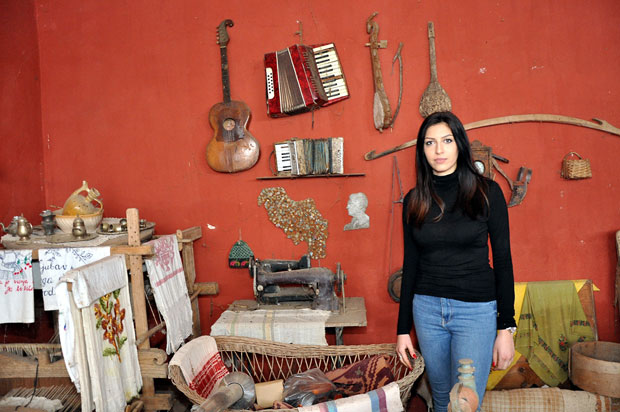 ЧУДО ОД ДЕВОЈКЕ: Тамара (23) има музеј, вози тракторе и комбајне, али то није све